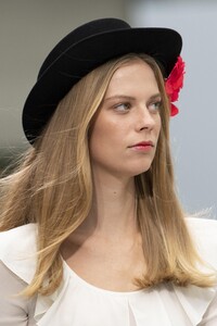 detail-defile-chanel-printemps-ete-2020-paris-detail-195.thumb.jpg.44aa0f1389850923e0e6f05dd03ebd07.jpg