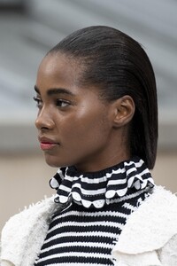 detail-defile-chanel-printemps-ete-2020-paris-detail-250.thumb.jpg.5c19056b0f3d14c2d88d9d7282b2468a.jpg
