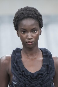 detail-defile-chanel-printemps-ete-2020-paris-detail-53.thumb.jpg.92e6d8e9febab40b043f9f284e86e0c5.jpg