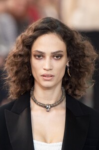 detail-defile-chloe-printemps-ete-2020-paris-detail-91.thumb.jpg.5de9530cd9c4d256a8f88f545f73a8f0.jpg