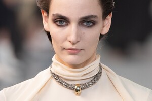 detail-defile-chloe-printemps-ete-2020-paris-detail-94.thumb.jpg.9c9cdefe24d2cd8ce8d0ea89182f6843.jpg