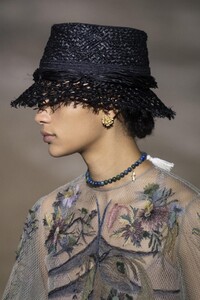 detail-defile-christian-dior-printemps-ete-2020-paris-detail-116.thumb.jpg.cc6fdb226bb6a619e9ebbb3619da36c5.jpg