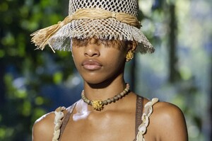 detail-defile-christian-dior-printemps-ete-2020-paris-detail-197.thumb.jpg.e10aa62f1dbd3ba0bb5ae8c157e37930.jpg