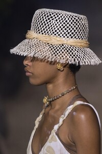detail-defile-christian-dior-printemps-ete-2020-paris-detail-34.thumb.jpg.d4bf08f689531a5cbe4d367c67957eb1.jpg