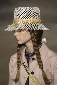 detail-defile-christian-dior-printemps-ete-2020-paris-detail-53.thumb.jpg.fef74d1d844daffa42957408cee2d91c.jpg