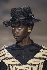 detail-defile-christian-dior-printemps-ete-2020-paris-detail-63.thumb.jpg.97ff4da77c1cec1a7641cf971631f765.jpg