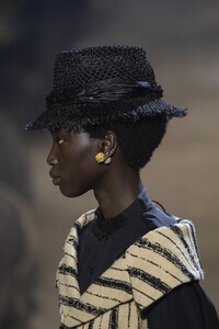 detail-defile-christian-dior-printemps-ete-2020-paris-detail-64.thumb.jpg.99d6b24818b486362a3ae3e929b1d96e.jpg