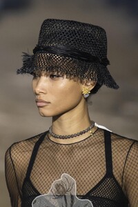 detail-defile-christian-dior-printemps-ete-2020-paris-detail-86.thumb.jpg.ac572c34d9b8bc3822caa39621fb46f7.jpg
