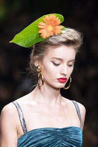 detail-defile-dolce-amp-gabbana-printemps-ete-2020-milan-detail-198.thumb.jpg.45071daf4be4b989bc2f5bec68122eb4.jpg