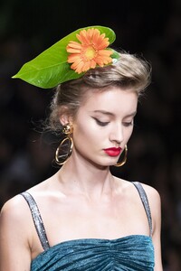 detail-defile-dolce-amp-gabbana-printemps-ete-2020-milan-detail-199.thumb.jpg.d4bc5d0c17ce1d24cd2d0a9ec6607a7e.jpg