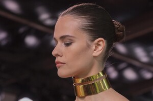 detail-defile-elie-saab-printemps-ete-2020-paris-detail-113.thumb.jpg.bcf61fa0e8b762071857afa039489852.jpg