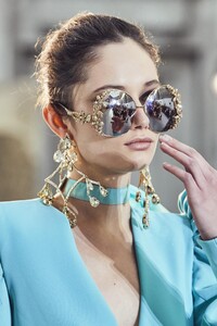 detail-defile-elie-saab-printemps-ete-2020-paris-detail-99.thumb.jpg.4ecdea80df20520a63ae1b6059db6556.jpg