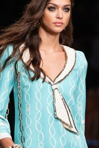 detail-defile-elisabetta-franchi-printemps-ete-2020-milan-detail-170.thumb.jpg.0d660a3459d5b284a8994fb8ce77a3cd.jpg