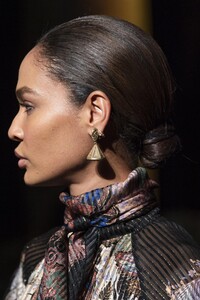 detail-defile-etro-automne-hiver-2020-2021-milan-detail-113.thumb.jpg.14bcde86ce6ceb27c48aec4bc3bdbbdc.jpg