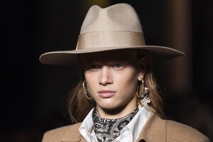 detail-defile-etro-automne-hiver-2020-2021-milan-detail-52.thumb.jpg.b5f07de139c9a6c20acef64fc30c5f4a.jpg