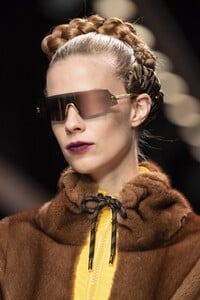 detail-defile-fendi-automne-hiver-2020-2021-milan-detail-108.thumb.jpg.78a4388a8a90fd639d1ede3b3beb88ca.jpg