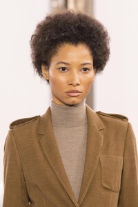 detail-defile-gabriela-hearst-automne-hiver-2020-2021-new-york-detail-1.thumb.jpg.a8b2f1347dd5b7c2b46c90511b4374a4.jpg