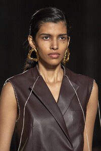 detail-defile-gabriele-colangelo-automne-hiver-2020-2021-milan-detail-83.thumb.jpg.de9b9891b5338d3f22dd135205967b50.jpg
