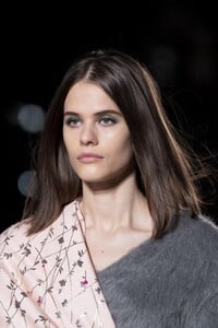 detail-defile-genny-automne-hiver-2020-2021-milan-detail-34.thumb.jpg.e0462c8373675a1ada0534be6f0d6b72.jpg