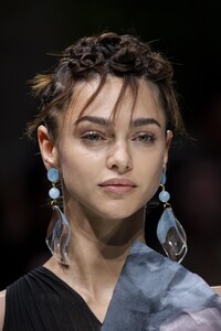 detail-defile-giorgio-armani-printemps-ete-2020-milan-detail-100.thumb.jpg.ed0eec1245a9a45e3b1a05f46cbd2ff4.jpg