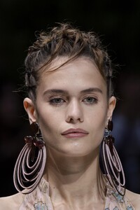 detail-defile-giorgio-armani-printemps-ete-2020-milan-detail-134.thumb.jpg.6de4c4916ed31109e632159f88069eaf.jpg