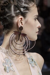 detail-defile-giorgio-armani-printemps-ete-2020-milan-detail-399.thumb.jpg.76655e13630769d33edf49fc446f7b9c.jpg