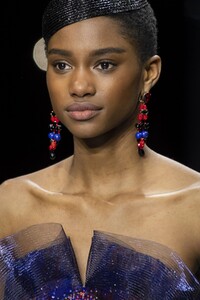 detail-defile-giorgio-armani-prive-printemps-ete-2020-paris-detail-125.thumb.jpg.a6342b24dd1c6a67d147bd0123dc7b9e.jpg