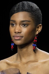 detail-defile-giorgio-armani-prive-printemps-ete-2020-paris-detail-127.thumb.jpg.b3f20d9d9635637cf3d12ec6ad2a33e5.jpg