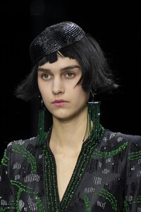 detail-defile-giorgio-armani-prive-printemps-ete-2020-paris-detail-80.thumb.jpg.0cf304e48271d01890eeaafe0843108a.jpg