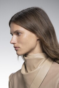 detail-defile-givenchy-printemps-ete-2020-paris-detail-22.thumb.jpg.ea01f98284d0a73c58fb9ca19662fa6d.jpg
