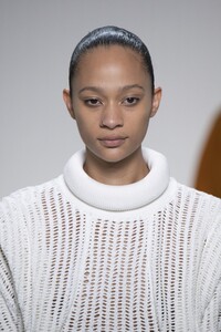 detail-defile-givenchy-printemps-ete-2020-paris-detail-52.thumb.jpg.a7166f75dc1e8708d2b63b11b9d992de.jpg