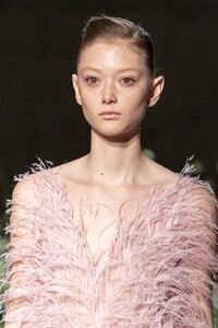 detail-defile-jason-wu-automne-hiver-2020-2021-new-york-detail-13.thumb.jpg.53cc50ba914e80cb6343597e9da28df3.jpg
