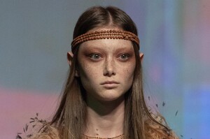 detail-defile-jean-paul-gaultier-printemps-ete-2020-paris-detail-274.thumb.jpg.ae23bdc5b6759319c2ed0450c46703b6.jpg