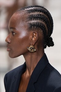 detail-defile-jil-sander-automne-hiver-2020-2021-milan-detail-58.thumb.jpg.1fa74a9f413623a5ff7816bc15ed59fa.jpg