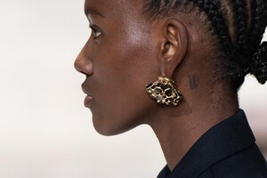 detail-defile-jil-sander-automne-hiver-2020-2021-milan-detail-59.thumb.jpg.55aeb55260100be25051727d9bae9494.jpg