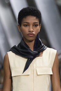 detail-defile-lacoste-printemps-ete-2020-paris-detail-168.thumb.jpg.48c34e69d0550c8ab1154db481526bbd.jpg