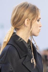 detail-defile-max-mara-automne-hiver-2020-2021-milan-detail-110.thumb.jpg.a4df2c840bdbe76e5b701a8bb4b83463.jpg