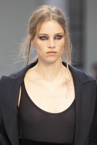detail-defile-max-mara-automne-hiver-2020-2021-milan-detail-204.thumb.jpg.5b588273072b5ccd4088dcc14db23adb.jpg