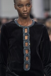 detail-defile-max-mara-automne-hiver-2020-2021-milan-detail-208.thumb.jpg.440ee9009a559847ab1f4b7857439e7f.jpg