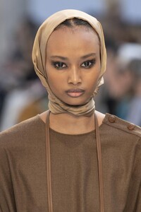 detail-defile-max-mara-automne-hiver-2020-2021-milan-detail-50.thumb.jpg.605ff2ccd717eea19534a9e51d33aa5b.jpg