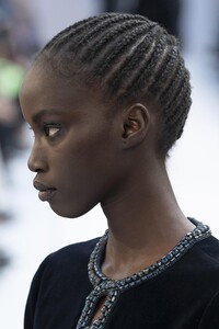 detail-defile-max-mara-automne-hiver-2020-2021-milan-detail-64.thumb.jpg.9833e79c19215667b5f16f78fbf6ec24.jpg