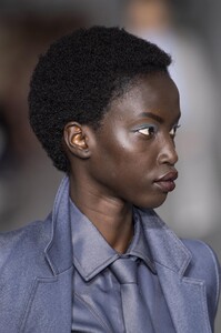 detail-defile-max-mara-printemps-ete-2020-milan-detail-1.thumb.jpg.d0a4b47ff3aa4fe073af9749f63c0076.jpg