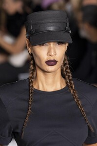 detail-defile-max-mara-printemps-ete-2020-milan-detail-169.thumb.jpg.fff0bb8ba1dfdce7babf9db6007dd846.jpg