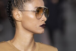 detail-defile-max-mara-printemps-ete-2020-milan-detail-26.thumb.jpg.2107df4d39c163412283f2e3ff2bdb49.jpg