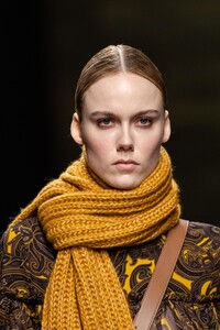 detail-defile-michael-kors-automne-hiver-2020-2021-new-york-detail-115.thumb.jpg.48ece741b921180e741c129f2c2a028b.jpg