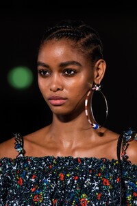 detail-defile-missoni-printemps-ete-2020-milan-detail-168.thumb.jpg.f78bead6886ca59ce3155fed1fb62b20.jpg