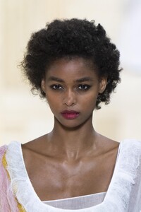 detail-defile-miu-miu-printemps-ete-2020-paris-detail-42.thumb.jpg.e80878ed9d599f2559bf8cf8702773ce.jpg