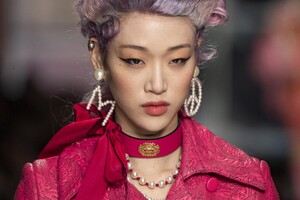 detail-defile-moschino-automne-hiver-2020-2021-milan-detail-205.thumb.jpg.cc2e78ff1db4a2519108f8bb5e7be00b.jpg