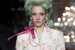 detail-defile-moschino-automne-hiver-2020-2021-milan-detail-62.thumb.jpg.0b46059e2bb64eb59a623d438fd2e925.jpg