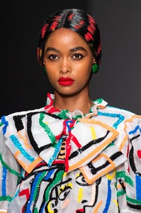 detail-defile-moschino-printemps-ete-2020-milan-detail-83.thumb.jpg.af2a916ba1772879db6ac62b399cf3e4.jpg